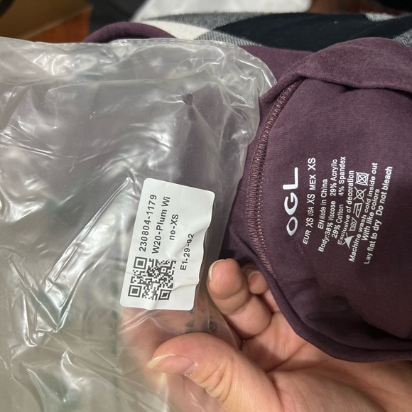 OGL Eco-Mousse® Brushed Mock Neck Everyday Tank Top - Picture 4 of 4